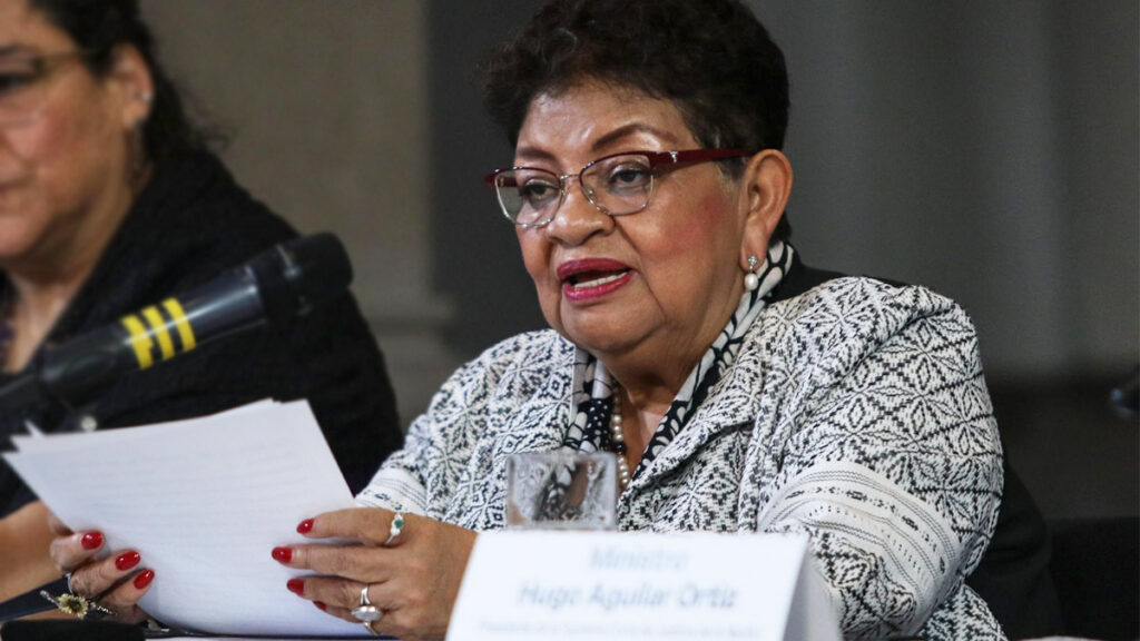 FGR asegura documentos de presunta red de huachicol fiscal
