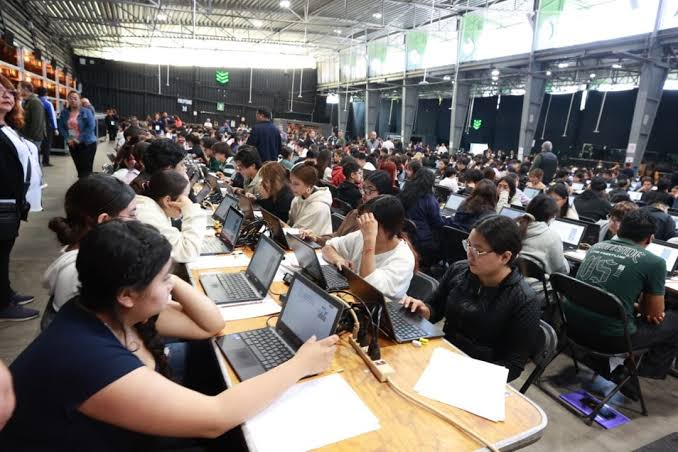 Sheinbaum pide a la UNAM más austeridad para ampliar los cupos de ingreso a la educación
