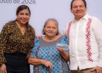 Yucatán entrega más de 2 mil apoyos visuales y auditivos