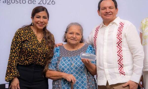 Yucatán entrega más de 2 mil apoyos visuales y auditivos