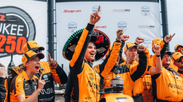 ¡Histórico! Pato O’Ward gana dos carreras en un día