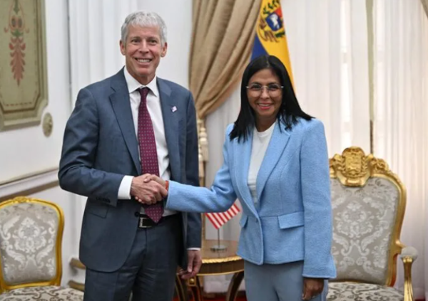 Parlamento de Venezuela avala acuerdo petrolero con Estados Unidos
