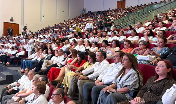 Analizan posible regulación de celulares e IA en aulas de Chetumal