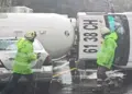Vuelca pipa de gas y cierran la México-Cuernavaca
