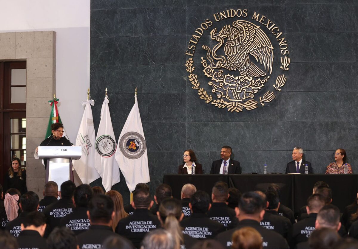 FGR reconoce a policías ministeriales y refuerza su modelo de investigación científica