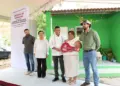 Entregan 30 Viviendas del Bienestar en Centro