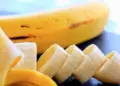 ¿Agua de cáscara de banana? Esto dice la ciencia