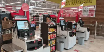 Soriana reduce más de 4 mil empleos y acelera automatización