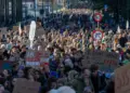 Miles marchan en Bruselas contra el cambio climático