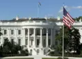 Trump contempla reemplazar la sala de prensa de la Casa Blanca por una piscina