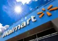 Walmart vende más, pero gana menos en México