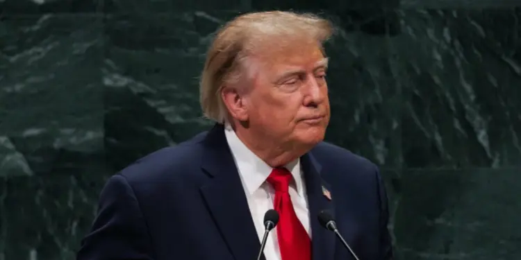 Trump insiste en promesa de cheques de 5 mil dólares