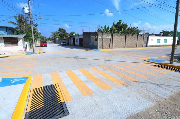 Yolanda Osuna entrega nueva calle pavimentada en Centro