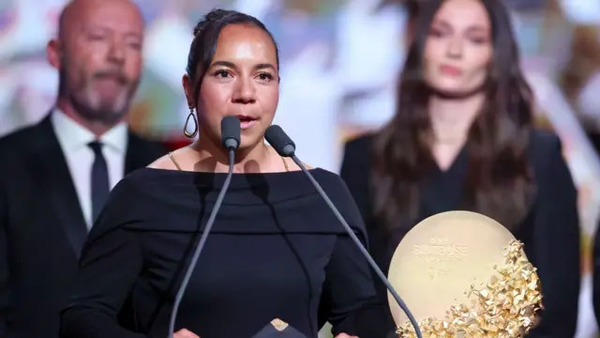 La mexicana, Charlyn Corral, hace historia en el Balón de Oro